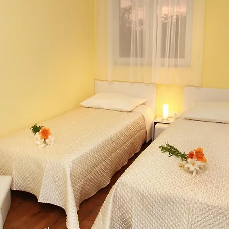 Okrug Gornji Luxurious Escape With Pool - Five Bedroom With Pool Villa Trogir