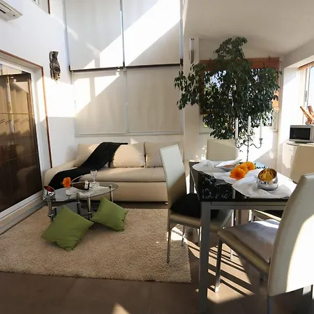 Okrug Gornji Luxurious Escape With Pool - Five Bedroom With Pool Villa