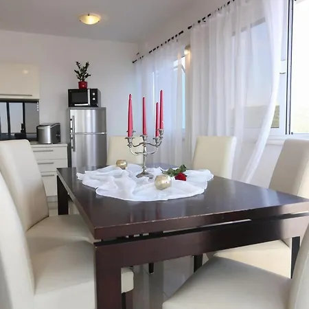 Villa Okrug Gornji Luxurious Escape With Pool - Five Bedroom With Pool