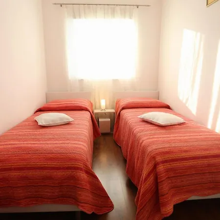 Okrug Gornji Luxurious Escape With Pool - Five Bedroom With Pool Villa Trogir